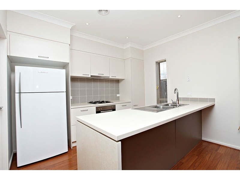 37 Eloura Circuit, Taylors Hill VIC 3037