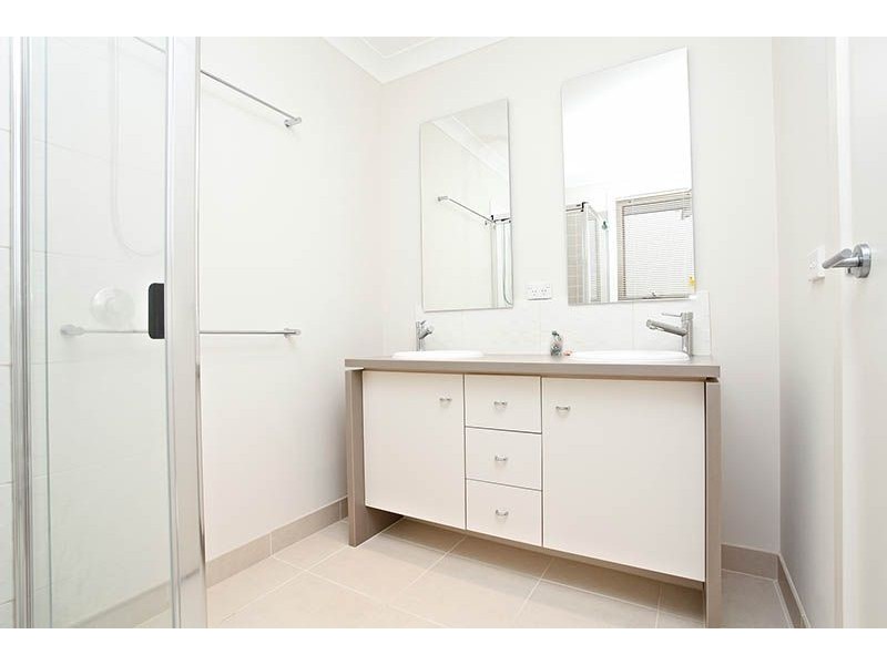 37 Eloura Circuit, Taylors Hill VIC 3037