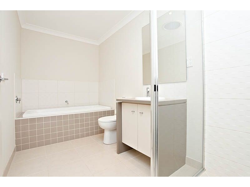 37 Eloura Circuit, Taylors Hill VIC 3037