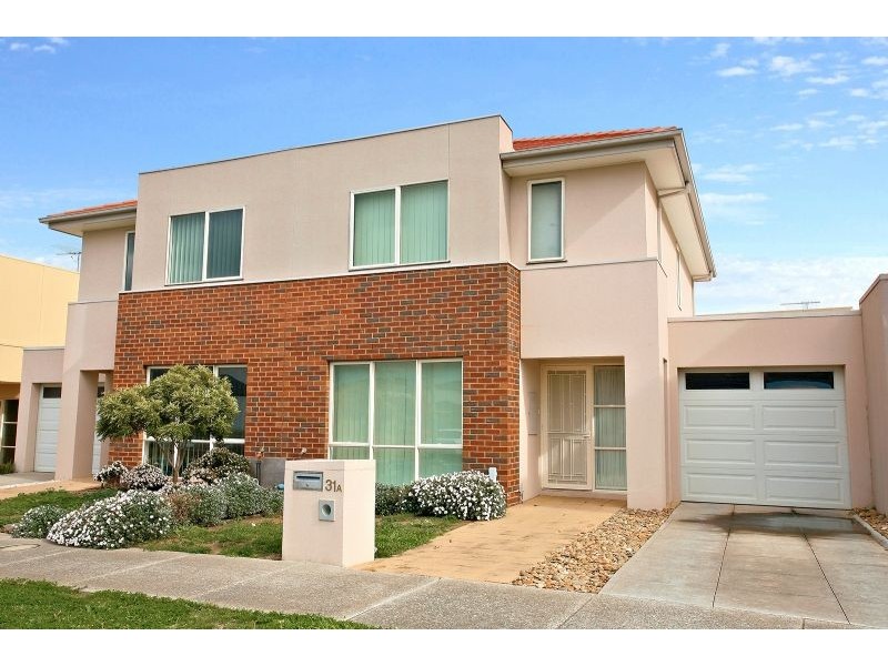 31/a Wentworth Drive, Taylors Lakes VIC 3038