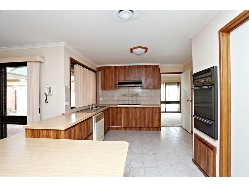1 Ivy Tower Court, Taylors Lakes VIC 3038