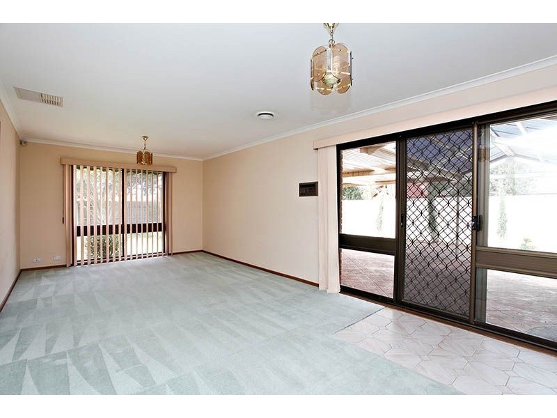 1 Ivy Tower Court, Taylors Lakes VIC 3038