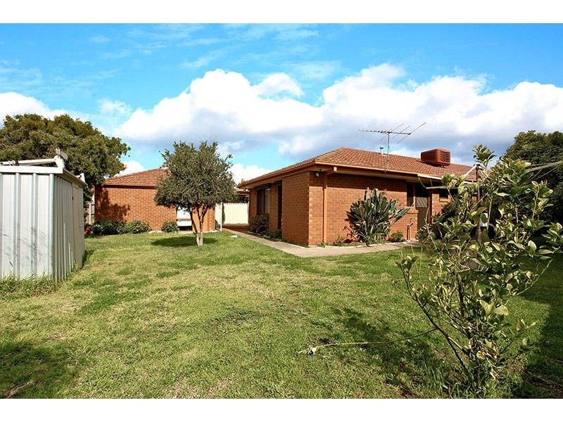 1 Ivy Tower Court, Taylors Lakes VIC 3038