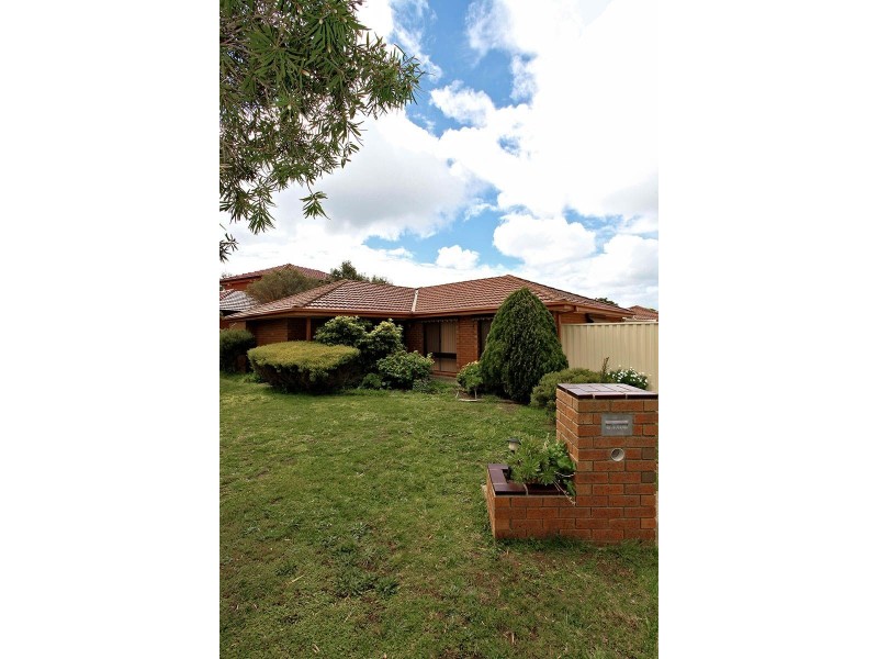 1 Ivy Tower Court, Taylors Lakes VIC 3038