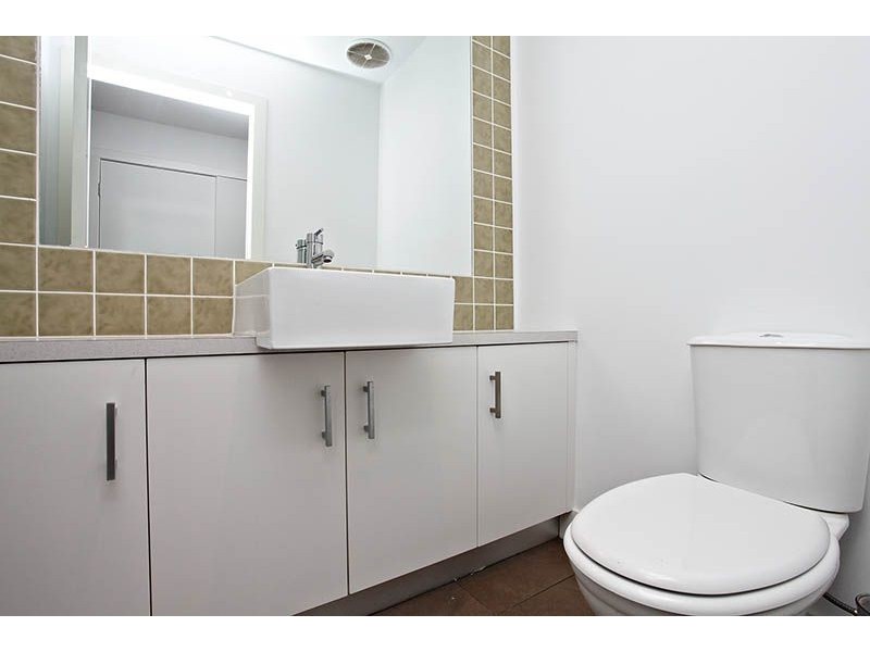 2/49 Jade Way, Hillside VIC 3037