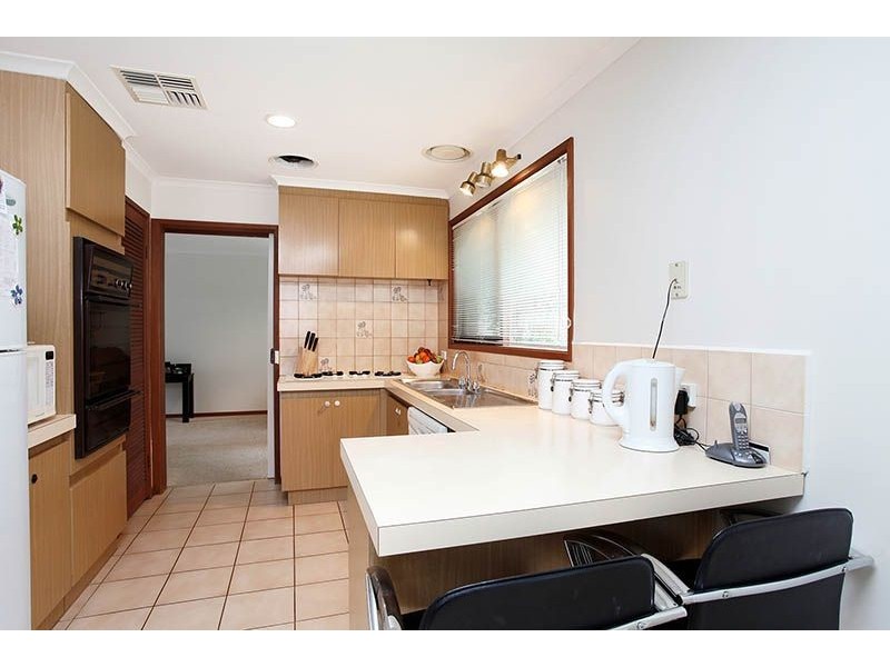 18 Barbary Crescent, Taylors Lakes VIC 3038