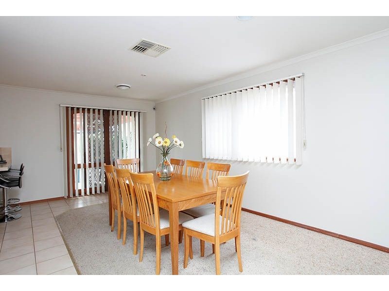 18 Barbary Crescent, Taylors Lakes VIC 3038