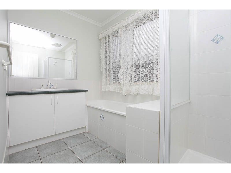 1/8 Timele Drive, Hillside VIC 3037