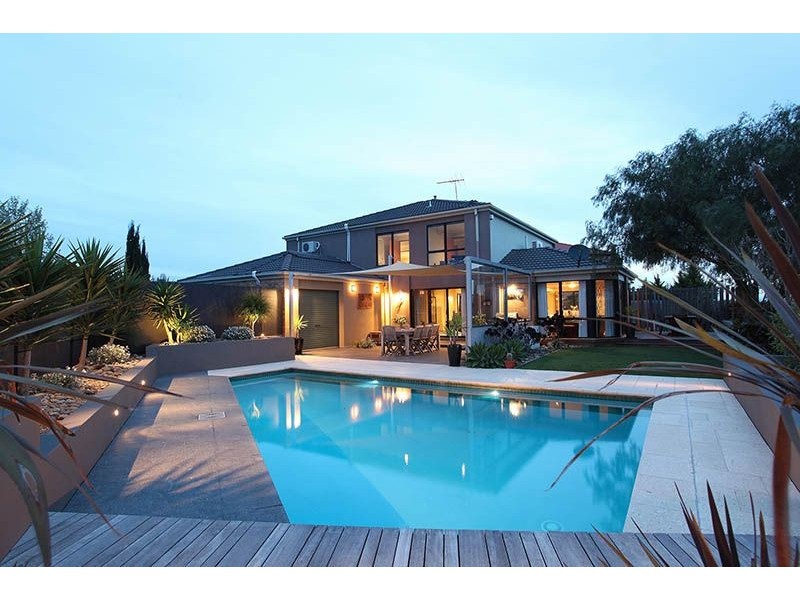 4 Parr Court, Taylors Lakes VIC 3038