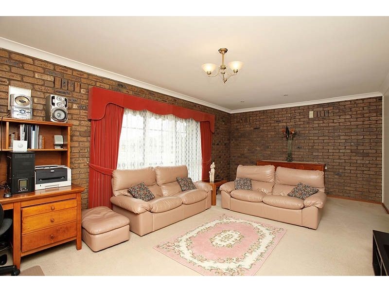 1 Aldershot Drive, Keilor Downs VIC 3038