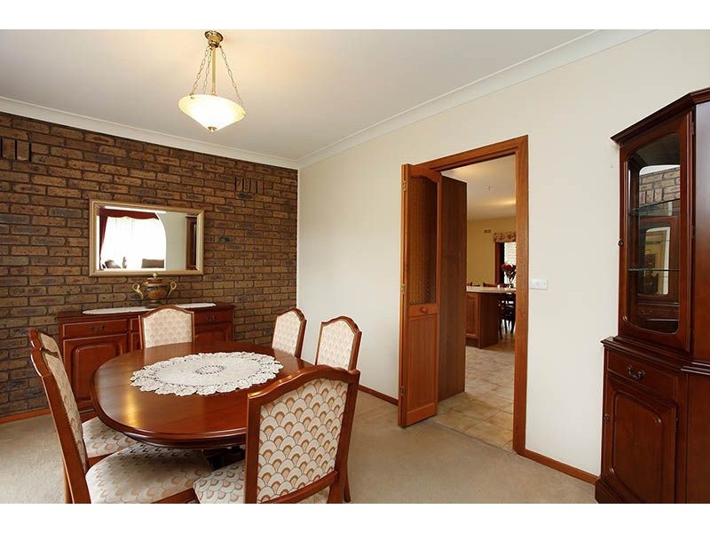 1 Aldershot Drive, Keilor Downs VIC 3038