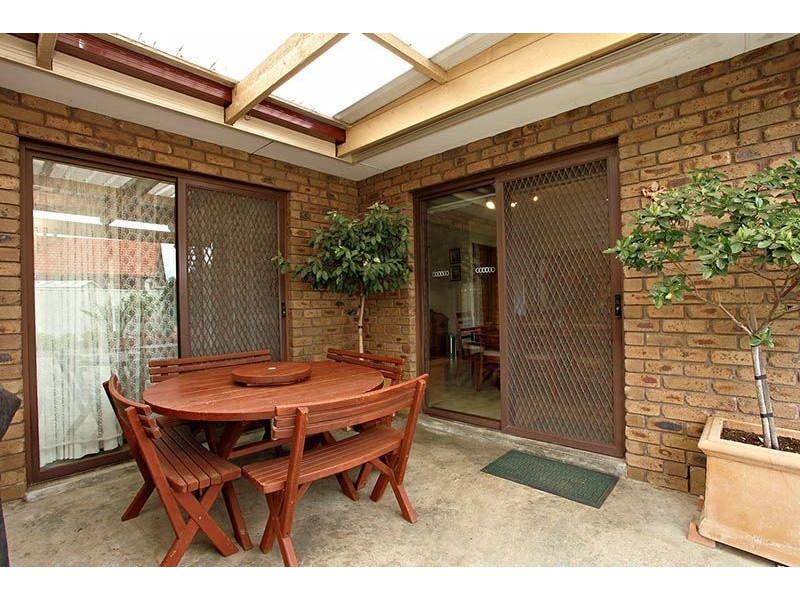 1 Aldershot Drive, Keilor Downs VIC 3038