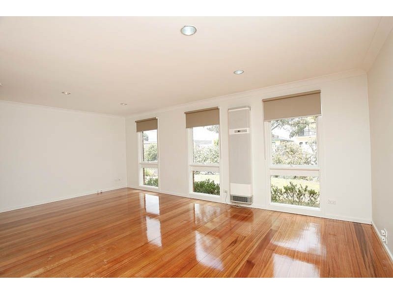 12 Kiewa Crescent, Keilor VIC 3036