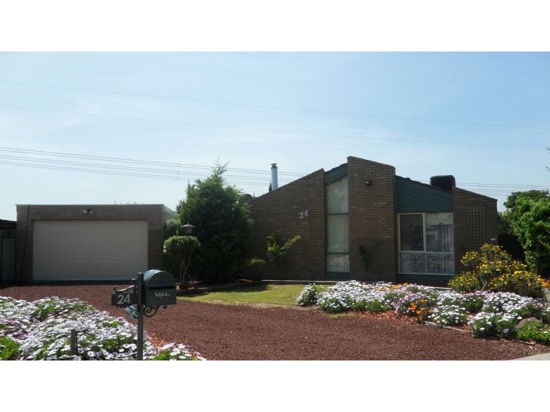 24 Broula Court, Taylors Lakes VIC 3038