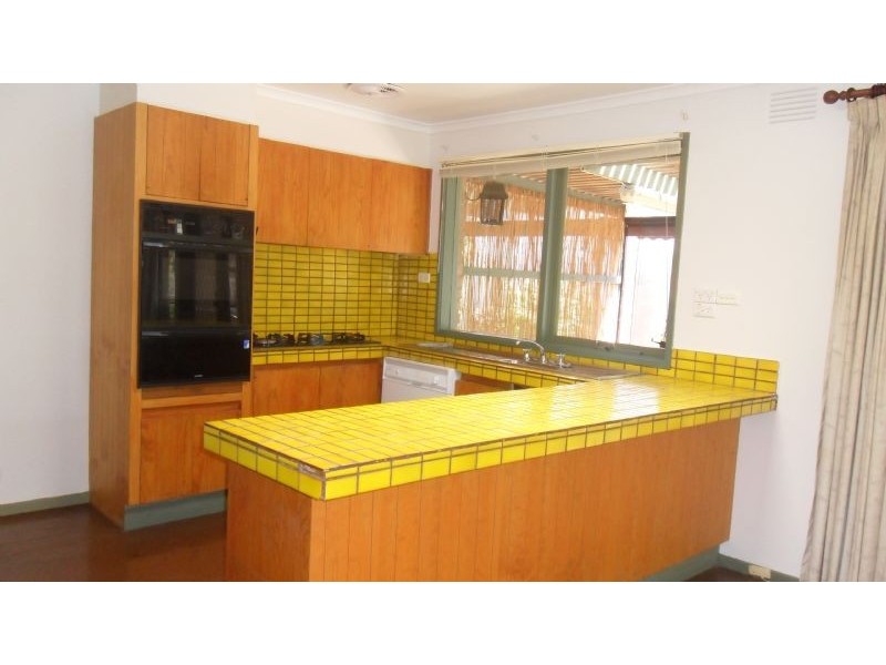 24 Broula Court, Taylors Lakes VIC 3038