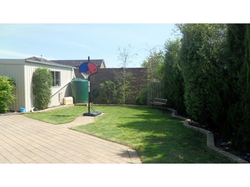 24 Broula Court, Taylors Lakes VIC 3038