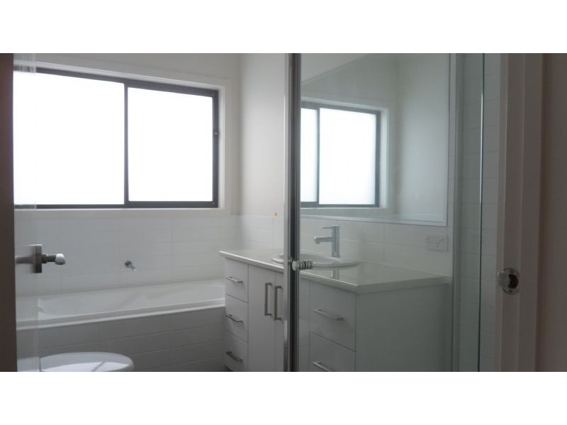 4/9 The Esplande, Sydenham VIC 3037