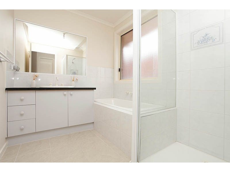 13 Moonlight Terrace, Sydenham VIC 3037