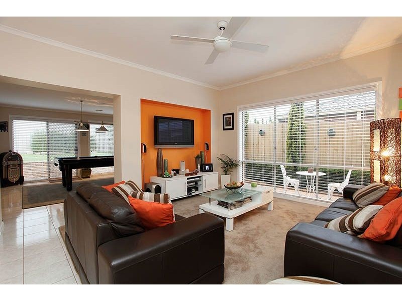 12 James Court, Hillside VIC 3037