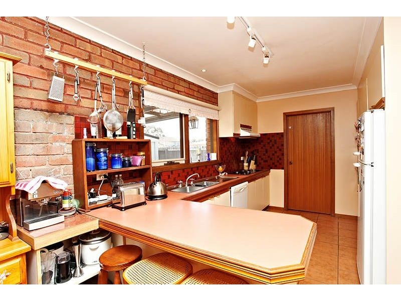 48 Lady Nelson Way, Taylors Lakes VIC 3038