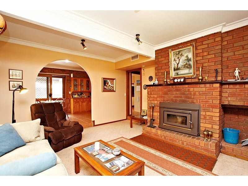 48 Lady Nelson Way, Taylors Lakes VIC 3038