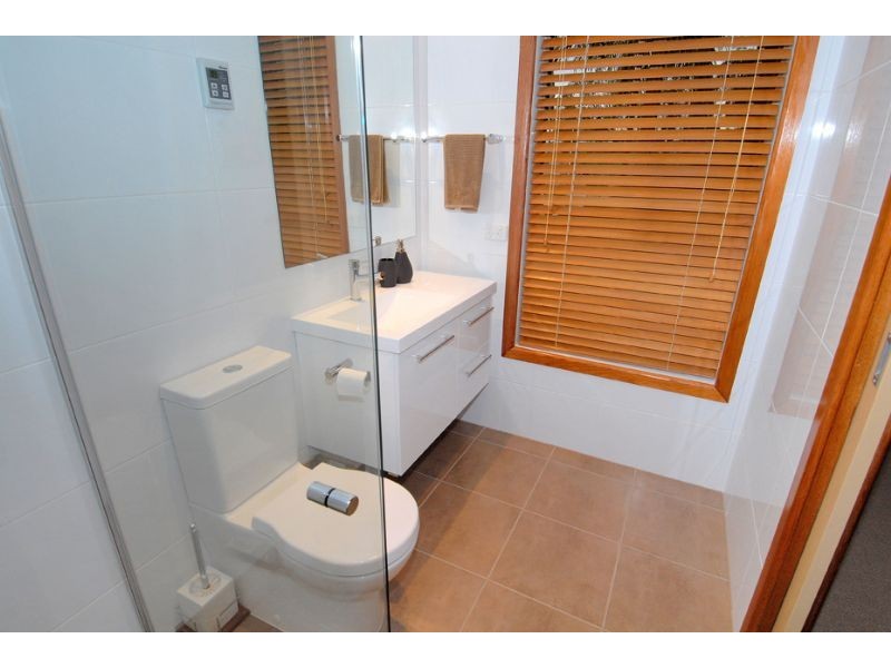 6 Cliffer Place, Taylors Lakes VIC 3038
