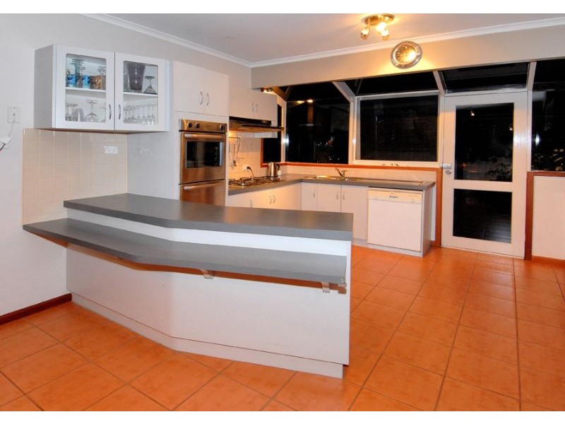 6 Cliffer Place, Taylors Lakes VIC 3038