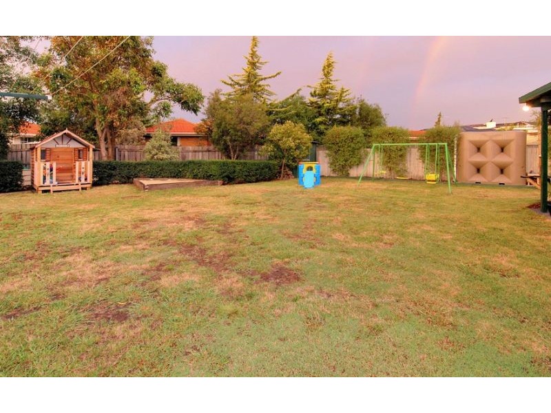 6 Cliffer Place, Taylors Lakes VIC 3038
