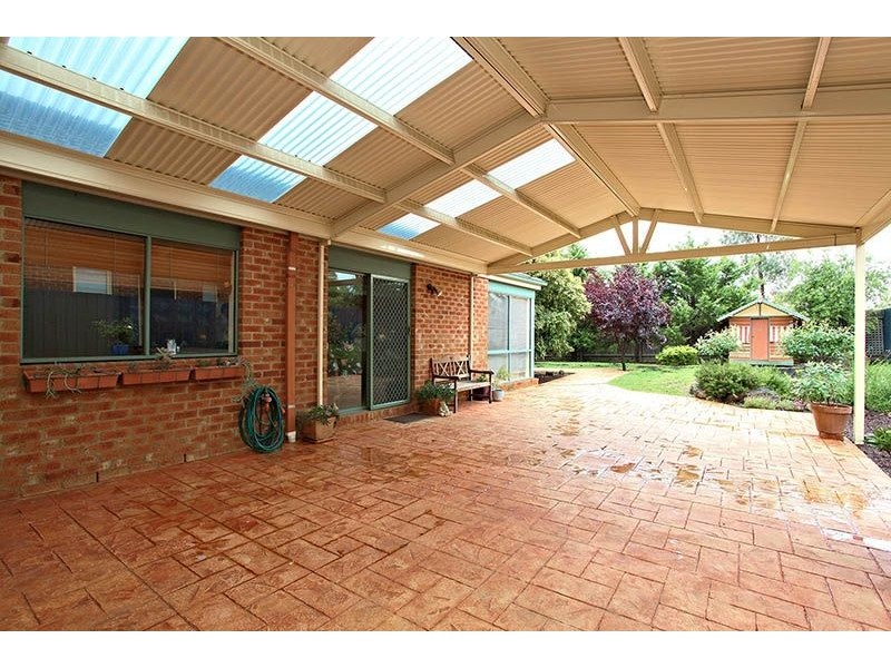 11 Wolviston Avenue, Hillside VIC 3037