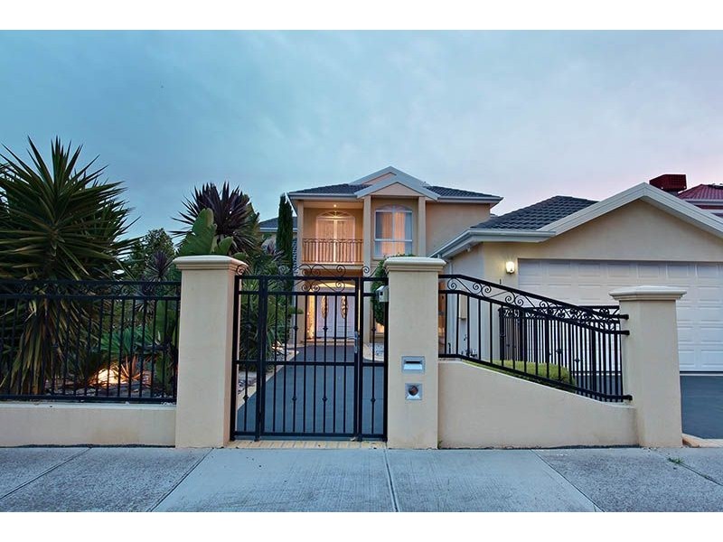 1 Perceval Crescent, Taylors Lakes VIC 3038