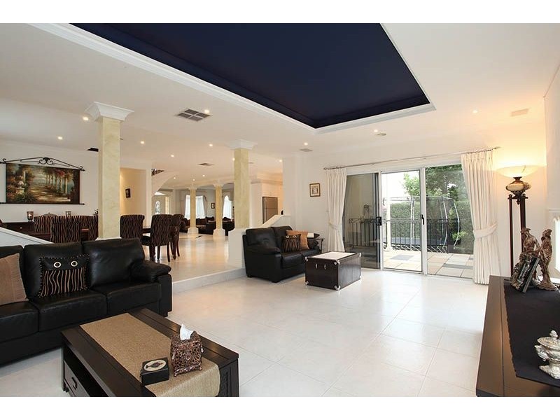 1 Perceval Crescent, Taylors Lakes VIC 3038