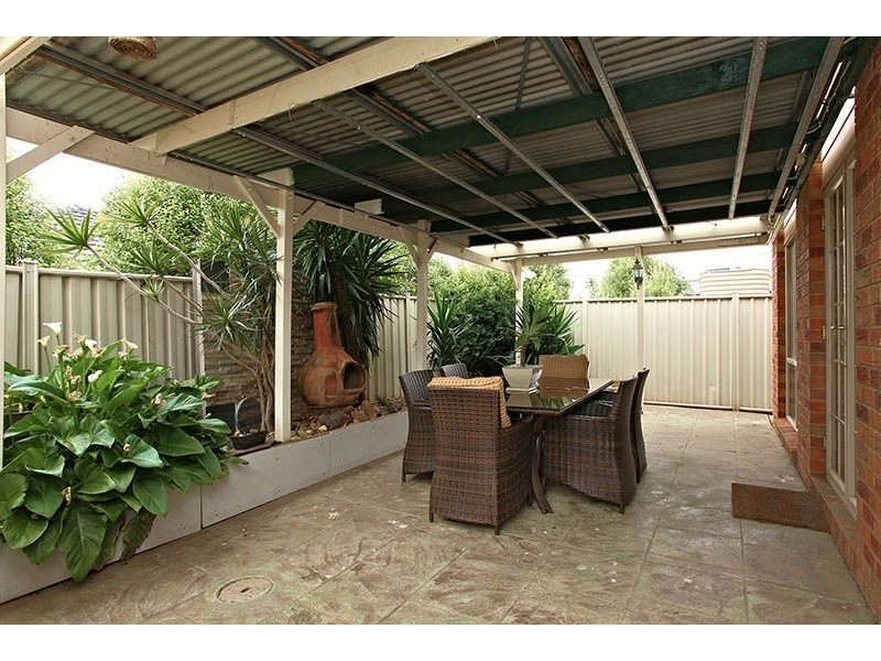 2 Hammersley Place, Caroline Springs VIC 3023