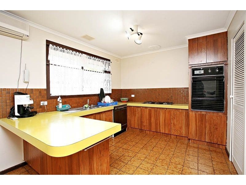 26 Angourie Crescent, Taylors Lakes VIC 3038