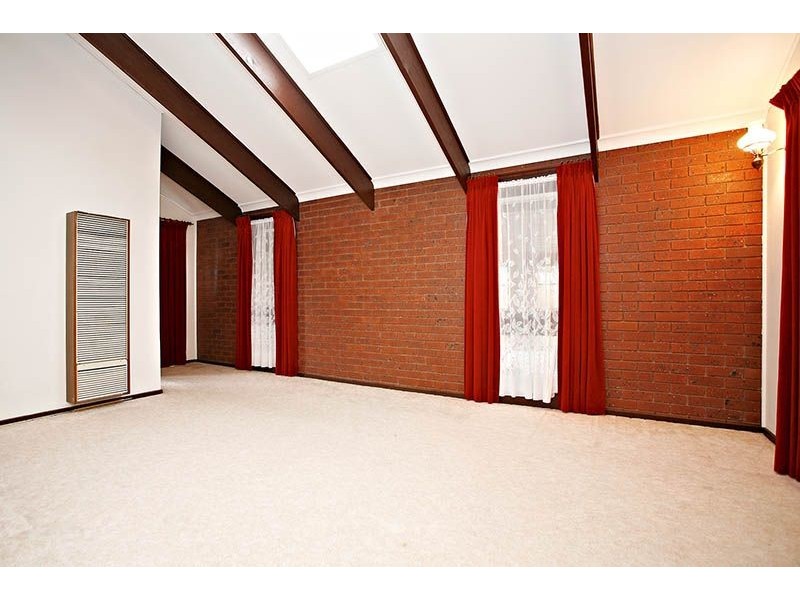 26 Angourie Crescent, Taylors Lakes VIC 3038