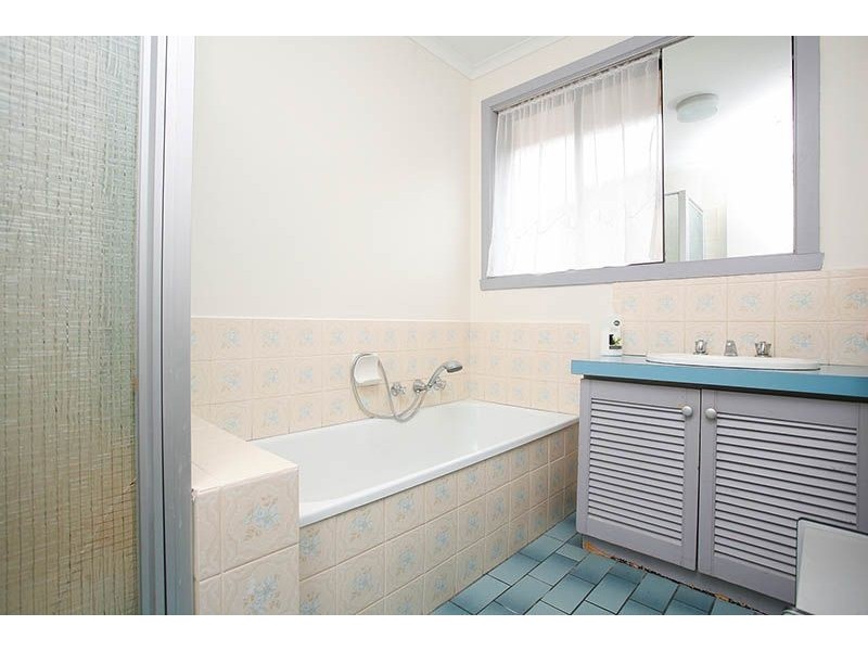 26 Angourie Crescent, Taylors Lakes VIC 3038