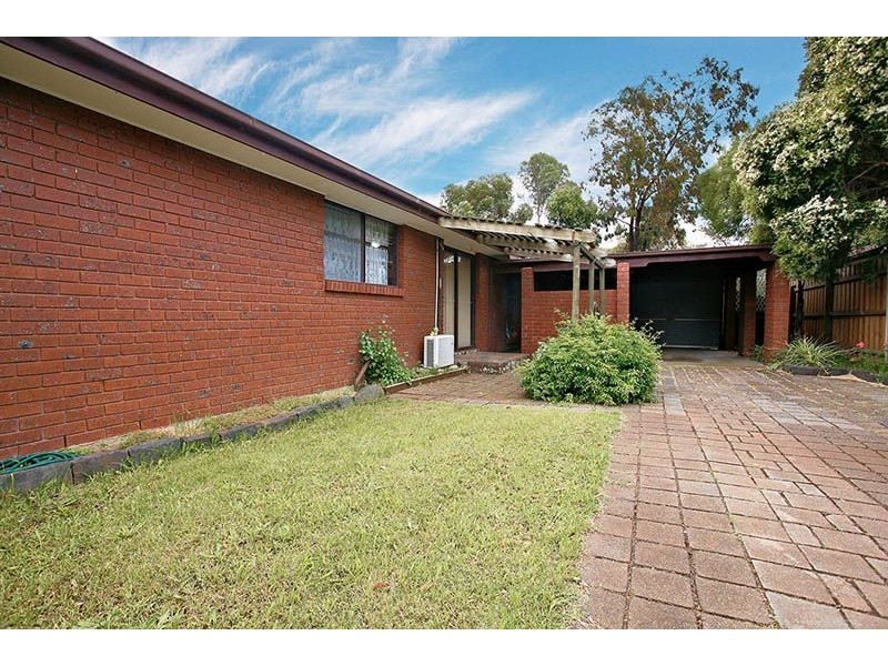 26 Angourie Crescent, Taylors Lakes VIC 3038