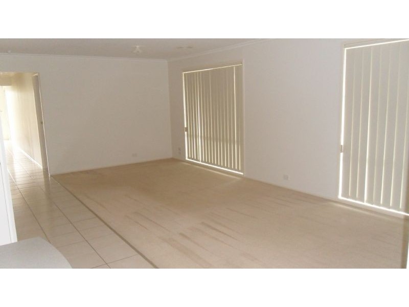 10 Klim Place, Burnside VIC 3023