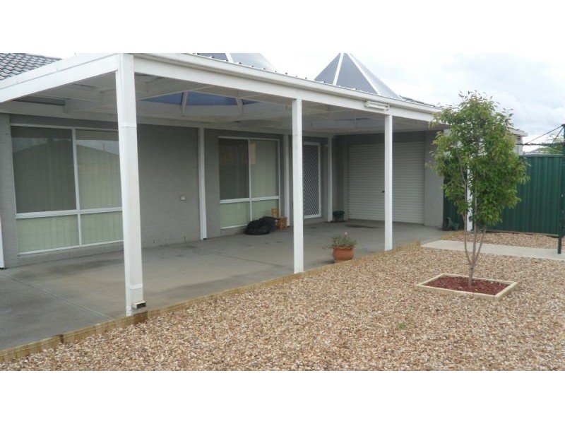 10 Klim Place, Burnside VIC 3023