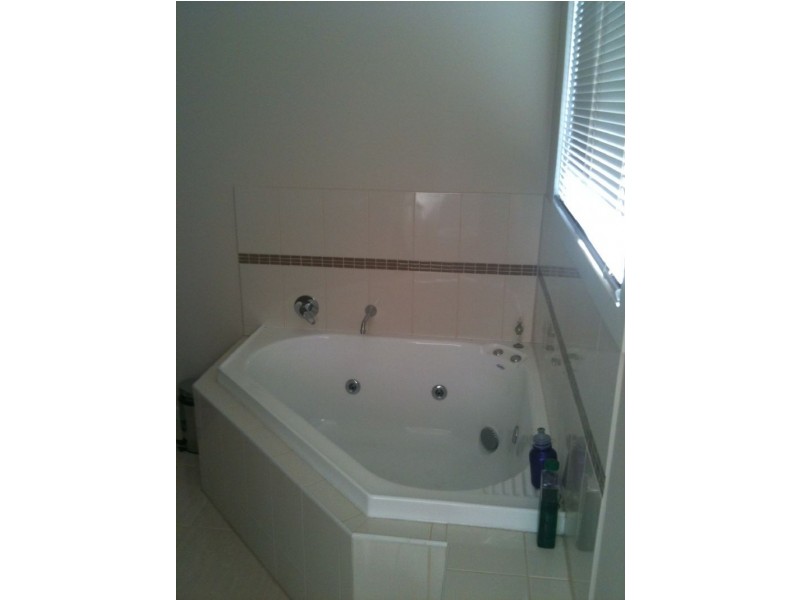 2A Thorogood Court, Taylors Lakes VIC 3038