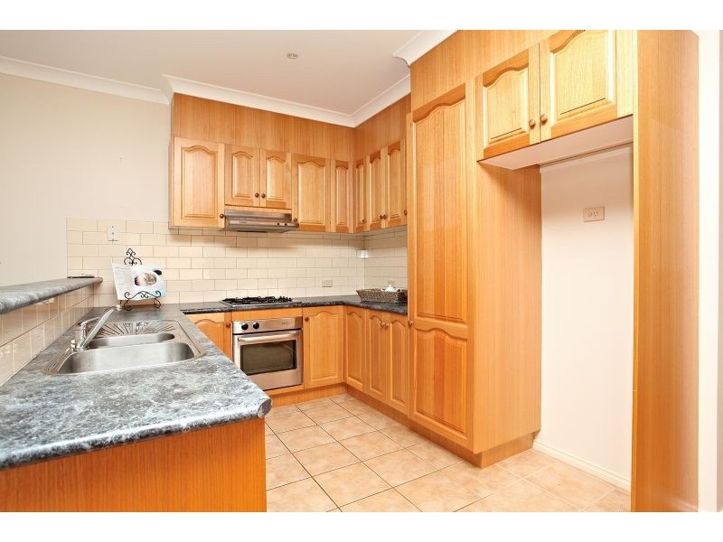 2 Hammersley Place, Caroline Springs VIC 3023