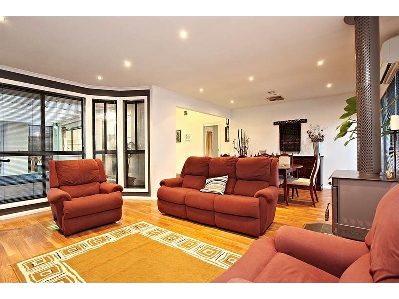 17 Pastoral Place, Sydenham VIC 3037