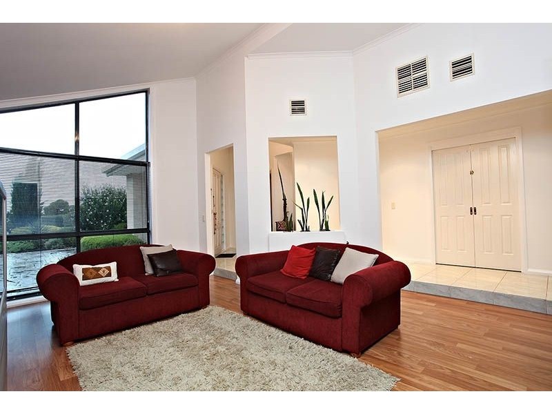 17 Pastoral Place, Sydenham VIC 3037