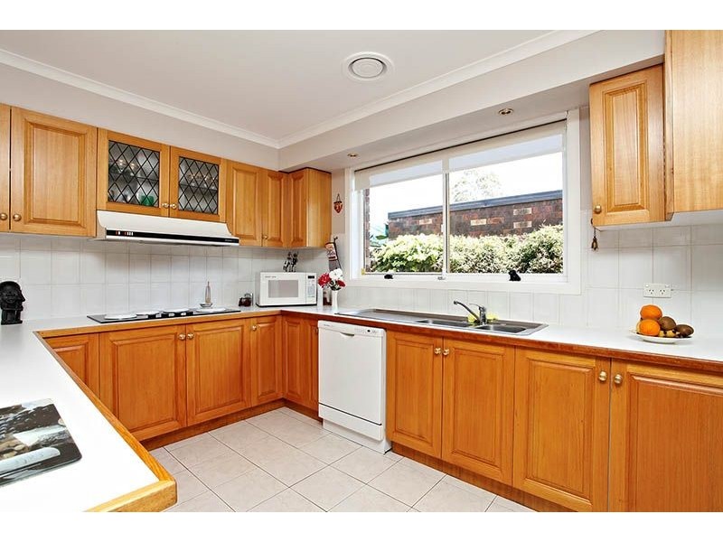 9 Murrabit Grove, Taylors Lakes VIC 3038