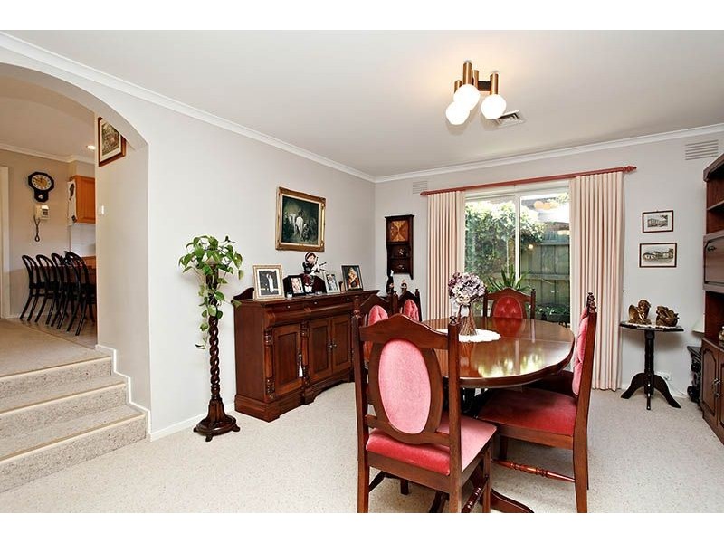 9 Murrabit Grove, Taylors Lakes VIC 3038