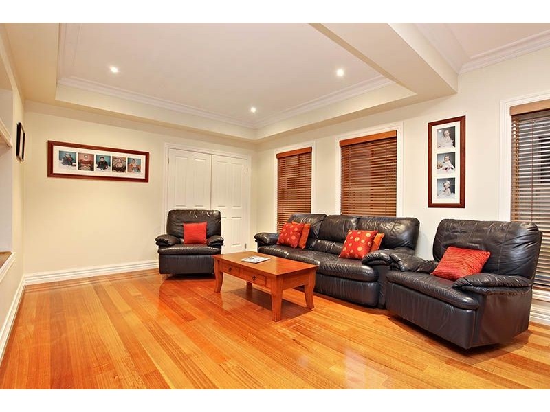 42 McCubbin Drive, Taylors Lakes VIC 3038