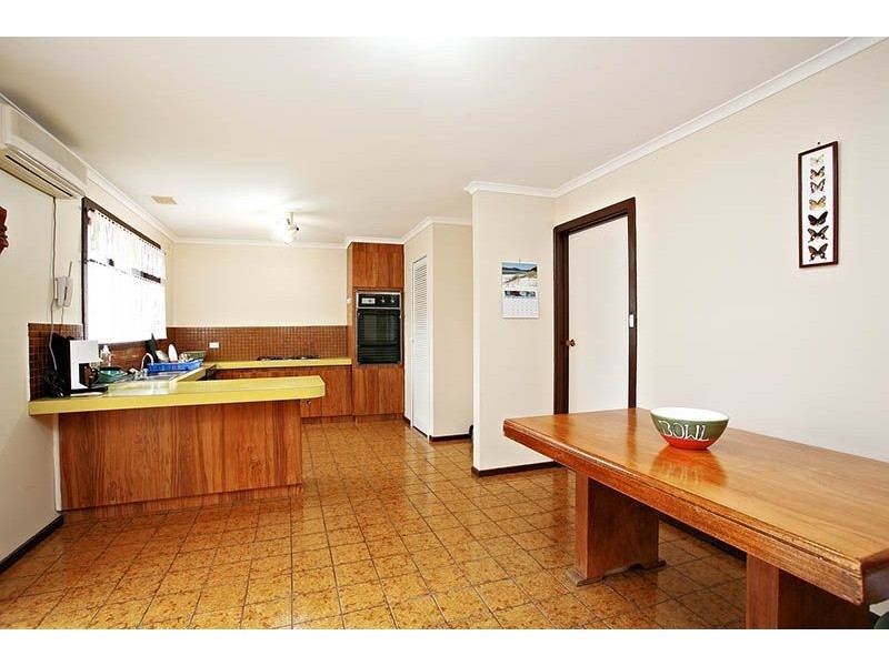 26 Angourie Cresent, Taylors Lakes VIC 3038