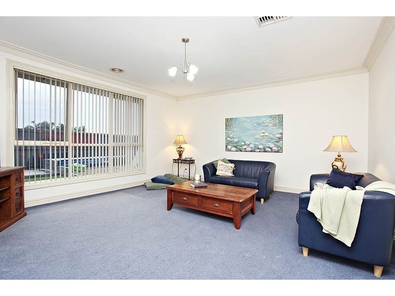 28 Cressida Crescent, Sydenham VIC 3037