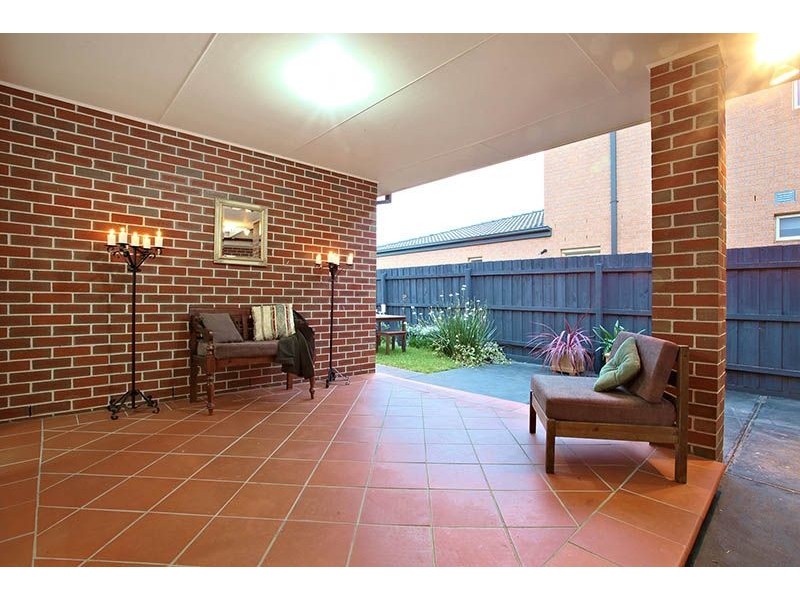 28 Cressida Crescent, Sydenham VIC 3037