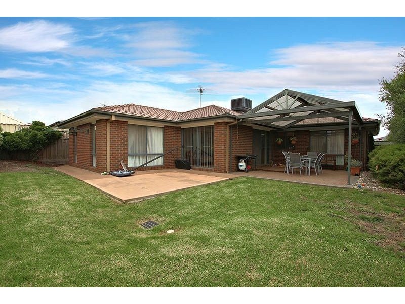 20 Berthon Crescent, Hillside VIC 3037