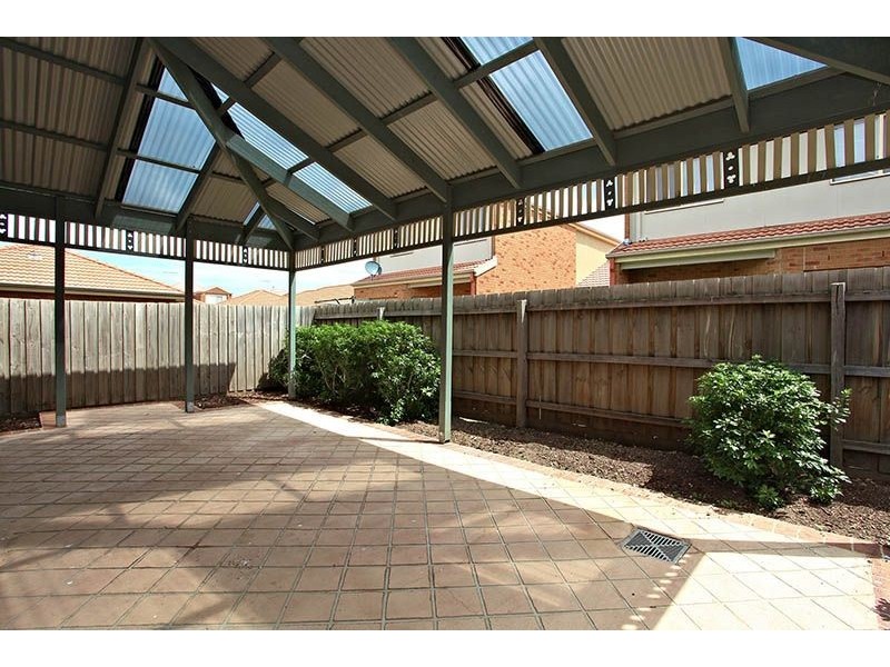 28 The Glades, Taylors Hill VIC 3037